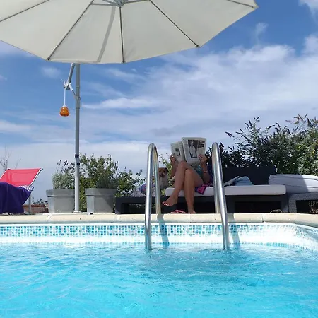 La Lunaire Bed & Breakfast