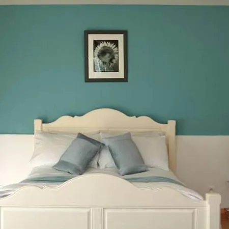 La Lunaire Bed & Breakfast *